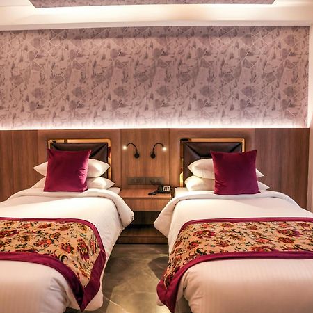 Rj Hotel - Managed By Atithi House Grander Noida Exterior foto
