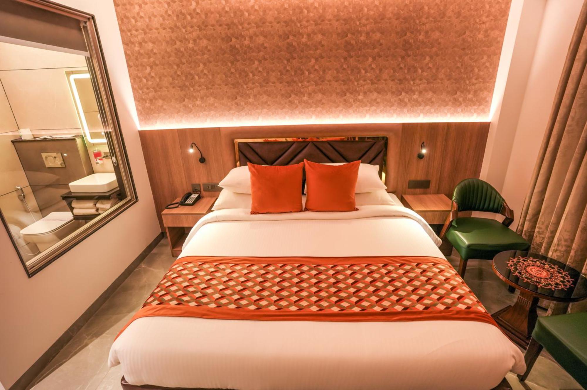 Rj Hotel - Managed By Atithi House Grander Noida Exterior foto