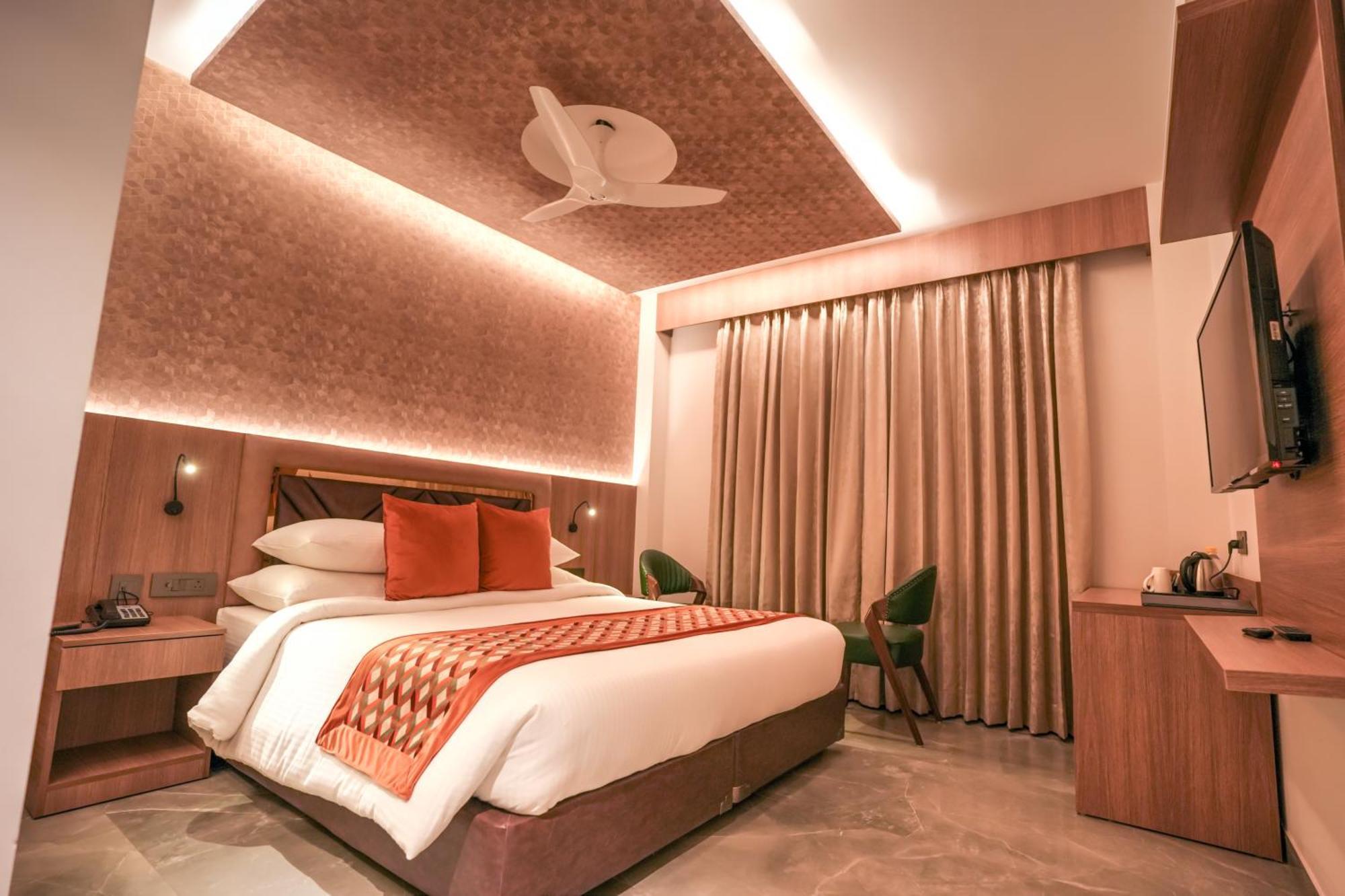Rj Hotel - Managed By Atithi House Grander Noida Exterior foto