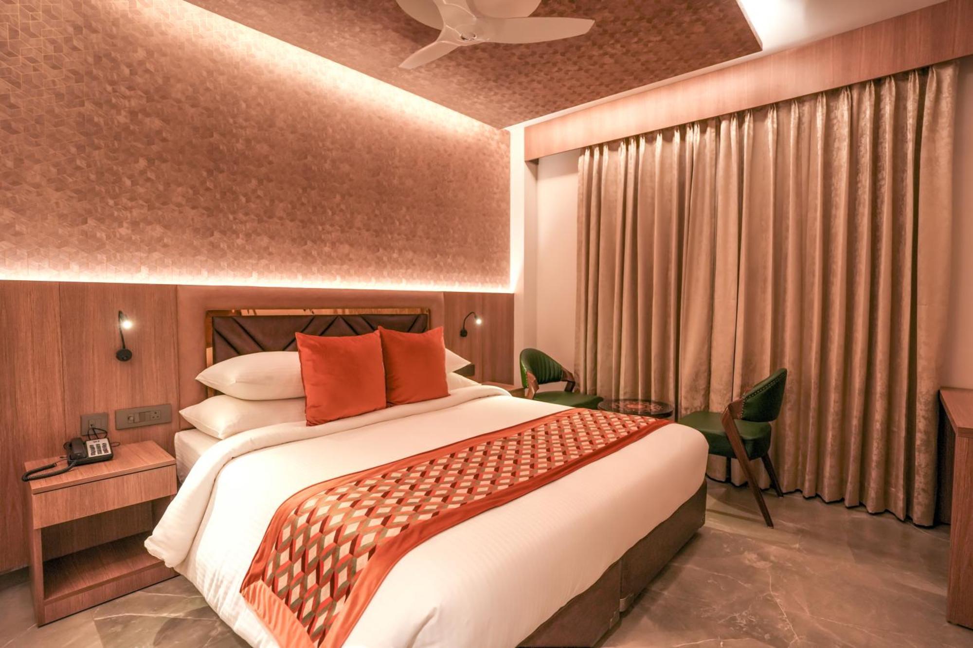 Rj Hotel - Managed By Atithi House Grander Noida Exterior foto