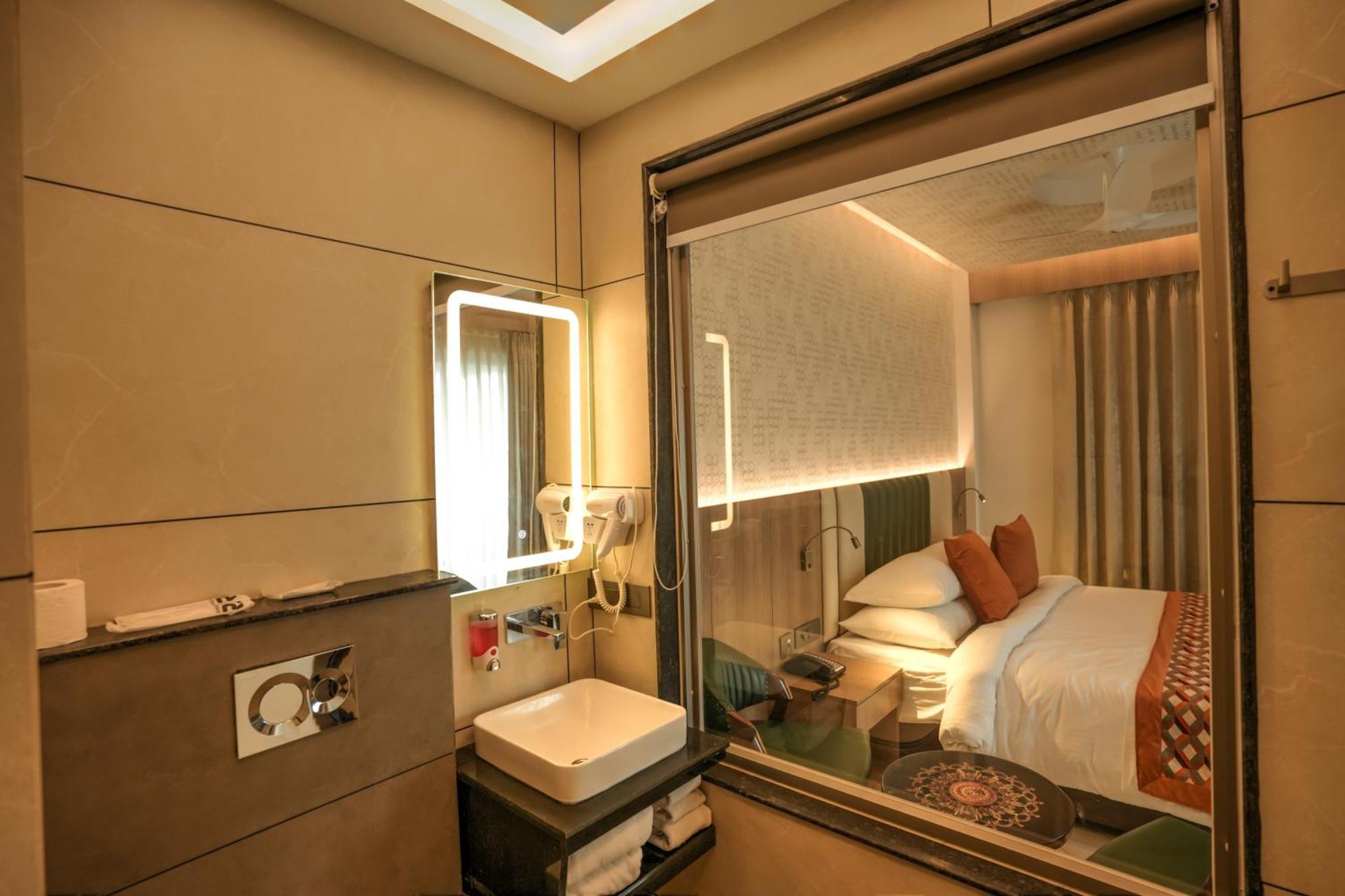 Rj Hotel - Managed By Atithi House Grander Noida Exterior foto