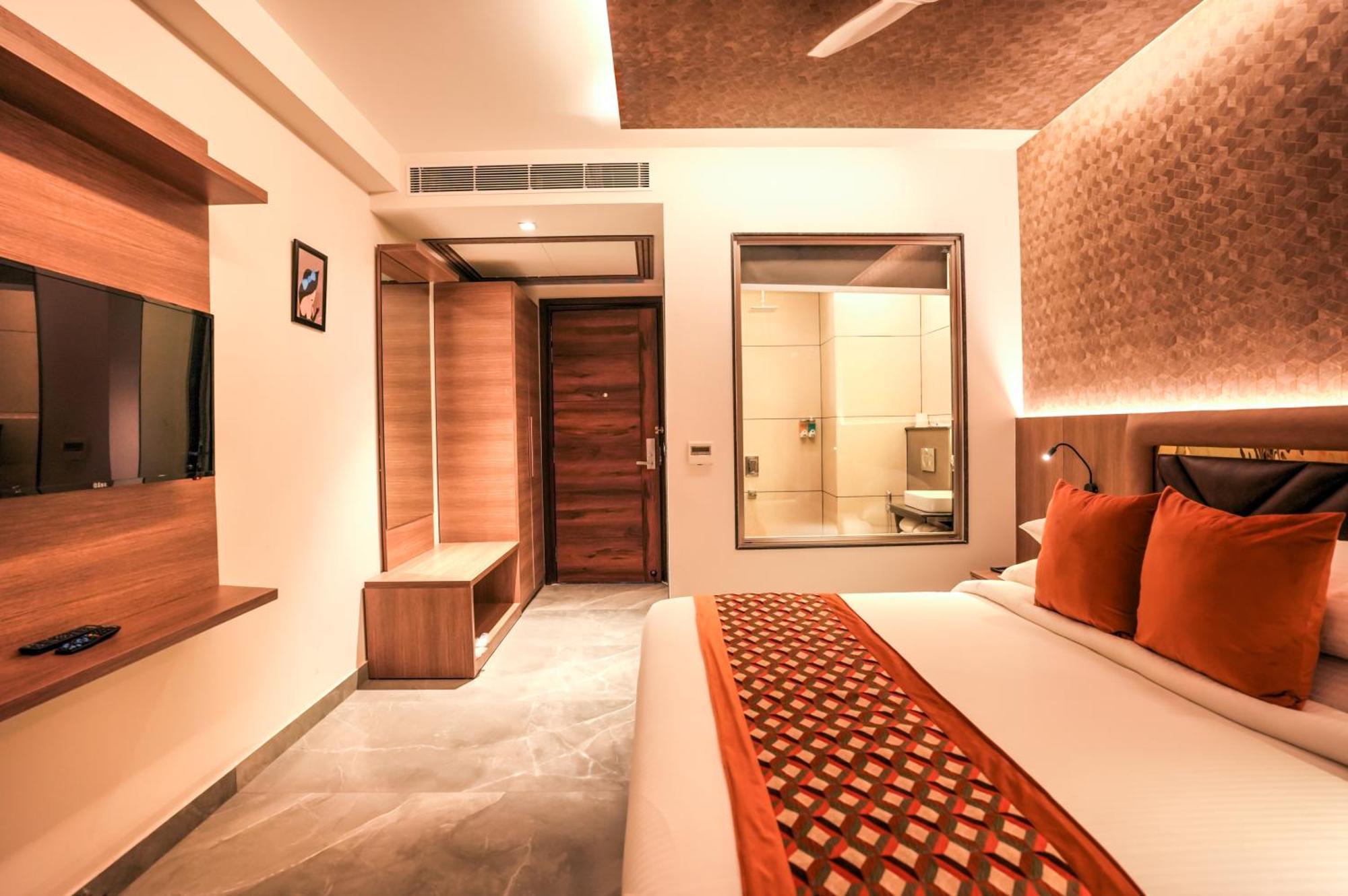 Rj Hotel - Managed By Atithi House Grander Noida Exterior foto