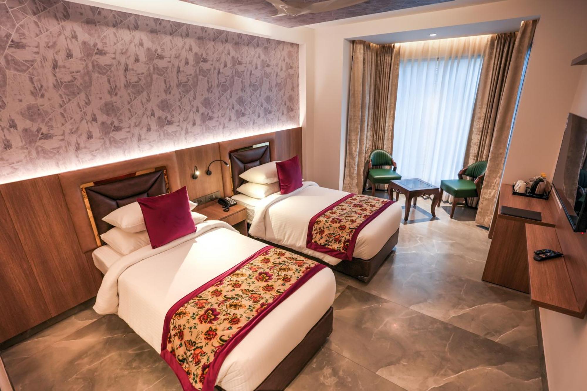 Rj Hotel - Managed By Atithi House Grander Noida Exterior foto