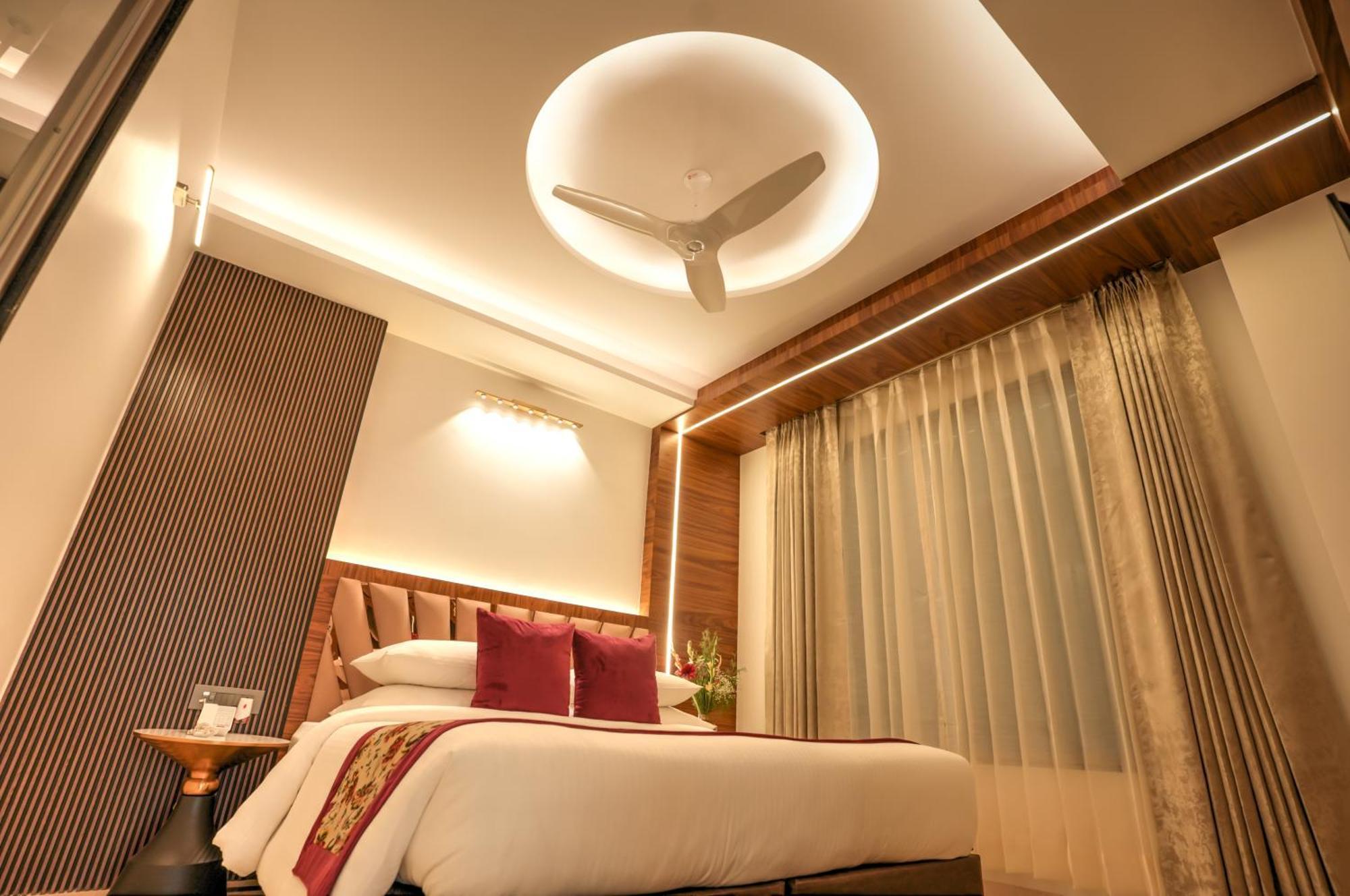 Rj Hotel - Managed By Atithi House Grander Noida Exterior foto