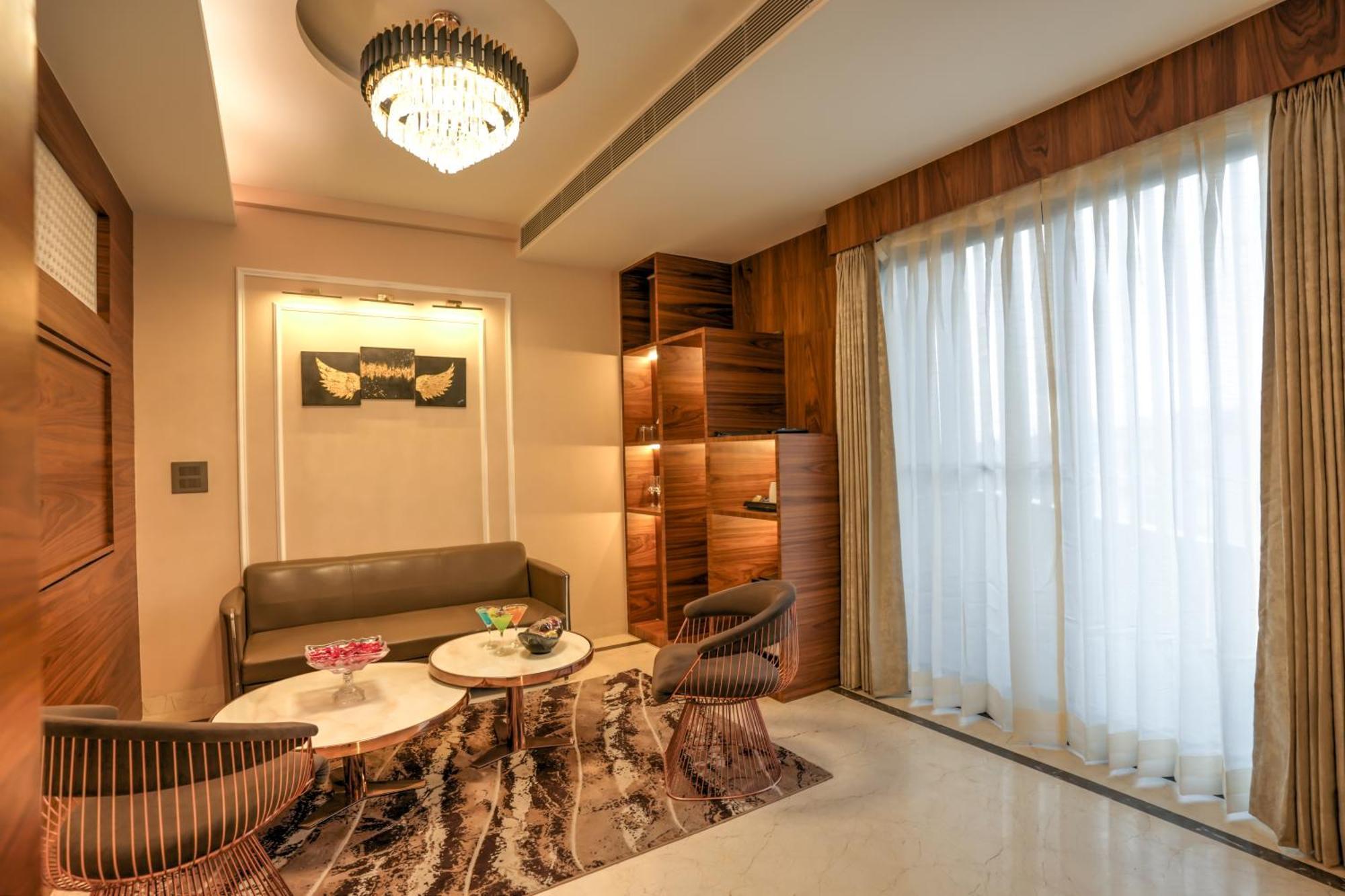 Rj Hotel - Managed By Atithi House Grander Noida Exterior foto