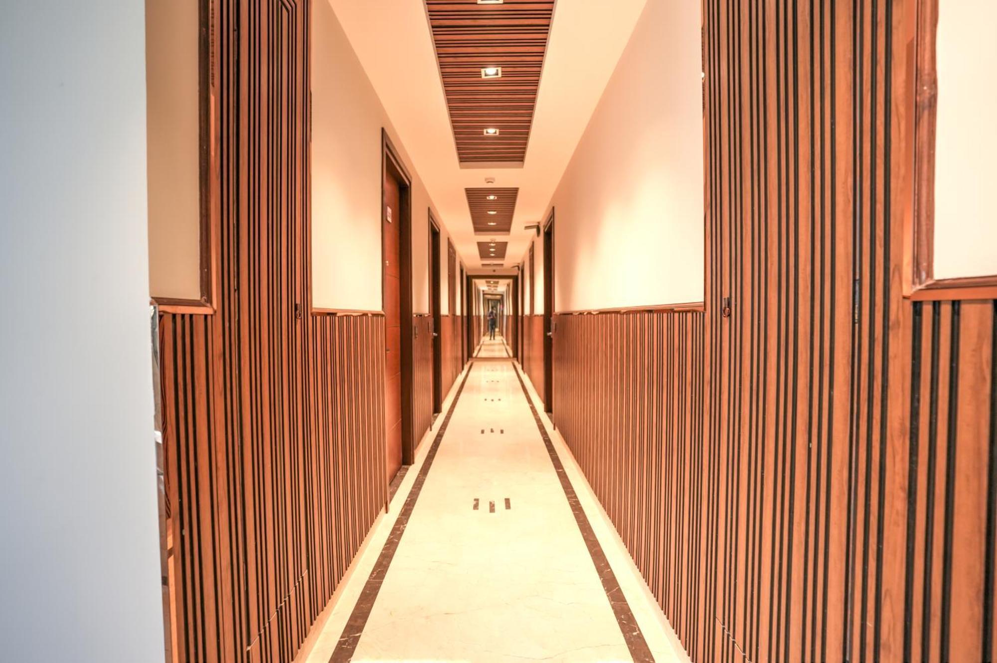 Rj Hotel - Managed By Atithi House Grander Noida Exterior foto
